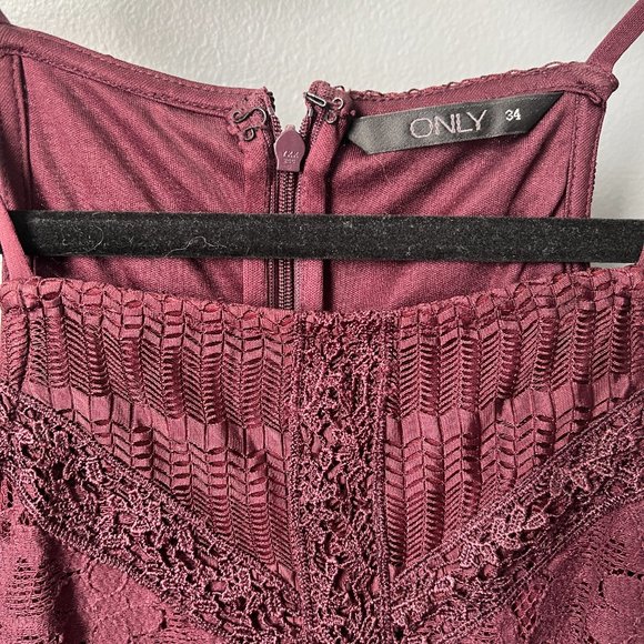 Wine Lace Dress (S) - Picture 3 of 7